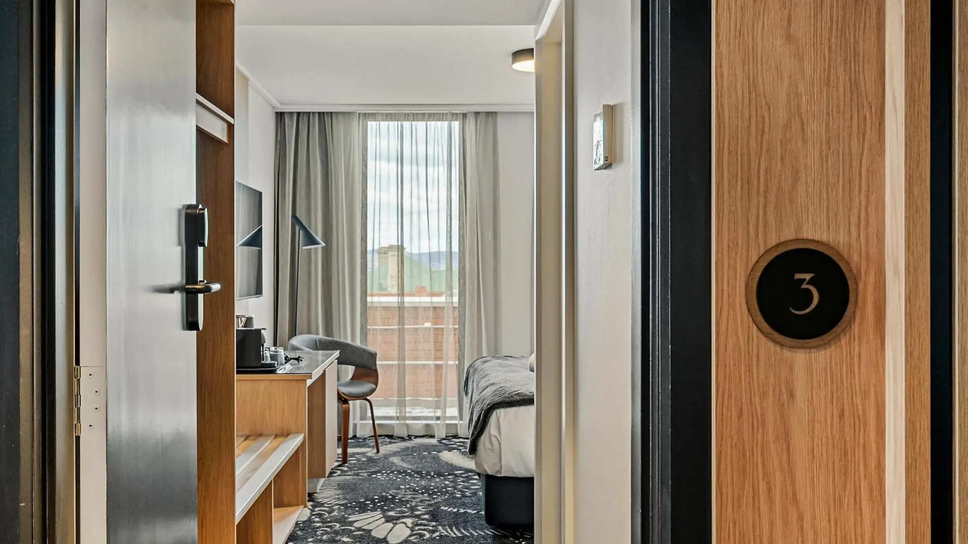 ****  Prince Of Wales Hotel Hobart Australia